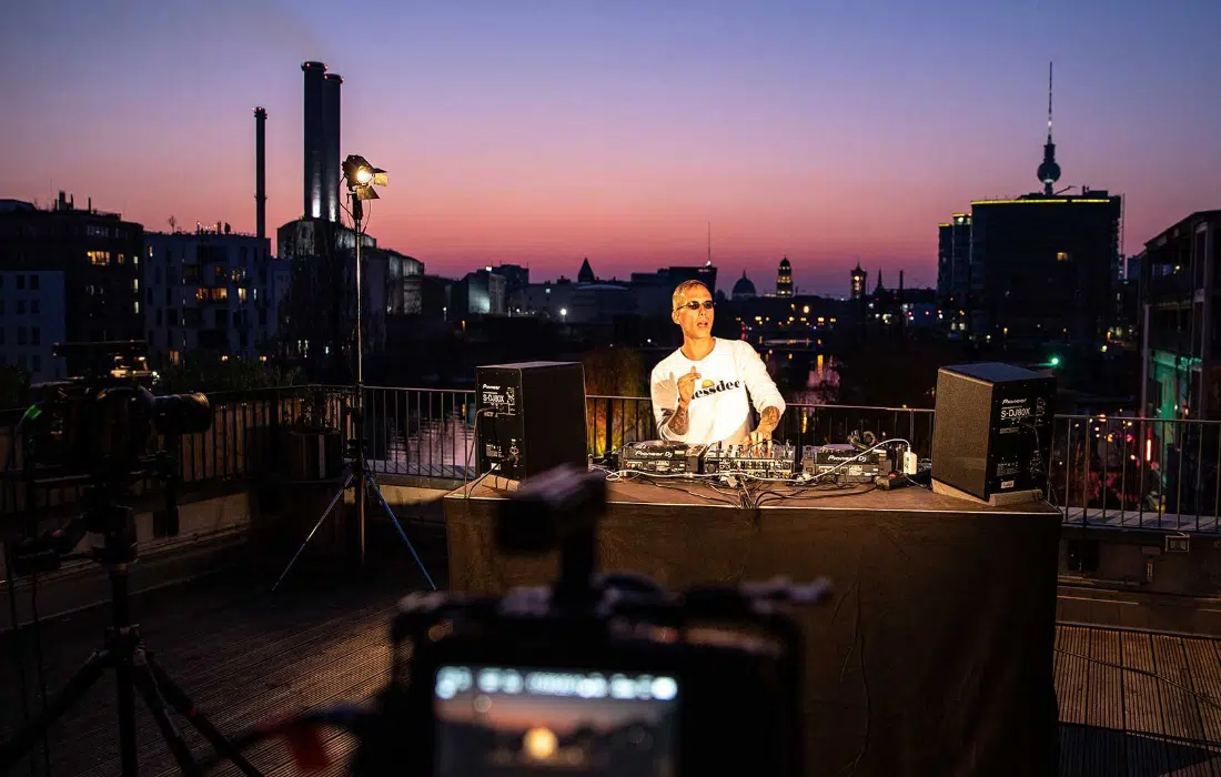 نکات فنی در اجرای دی‌ جی در فضای باز