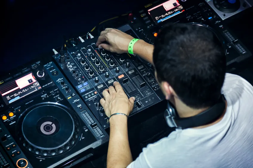 نقش دیجی در مدیریت زمان و لحظات کلیدی مراسم