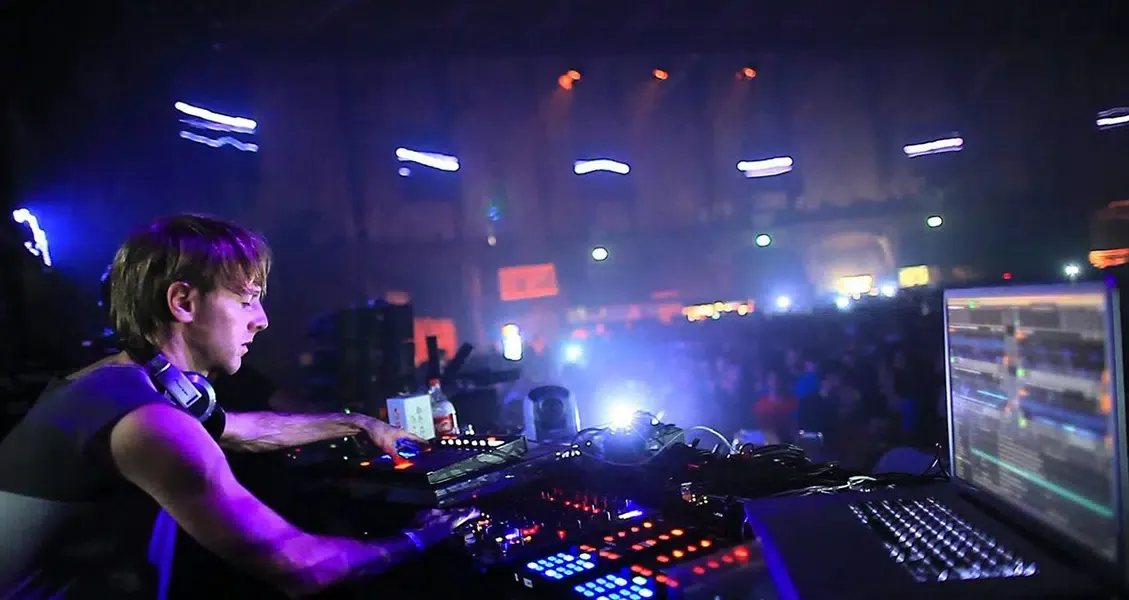 10 راز دی جی که نمیدانستید !